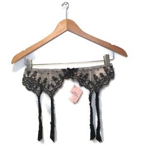 NWT Agent Provocateur suspenders garter M France